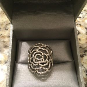 Pandora ring